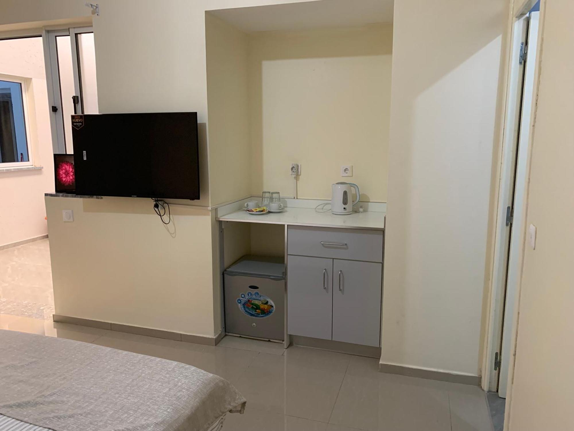 J Martins Apart Hotel Tarrafal  Bagian luar foto