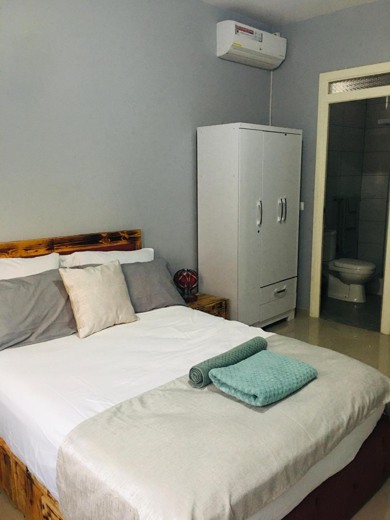 J Martins Apart Hotel Tarrafal  Bagian luar foto